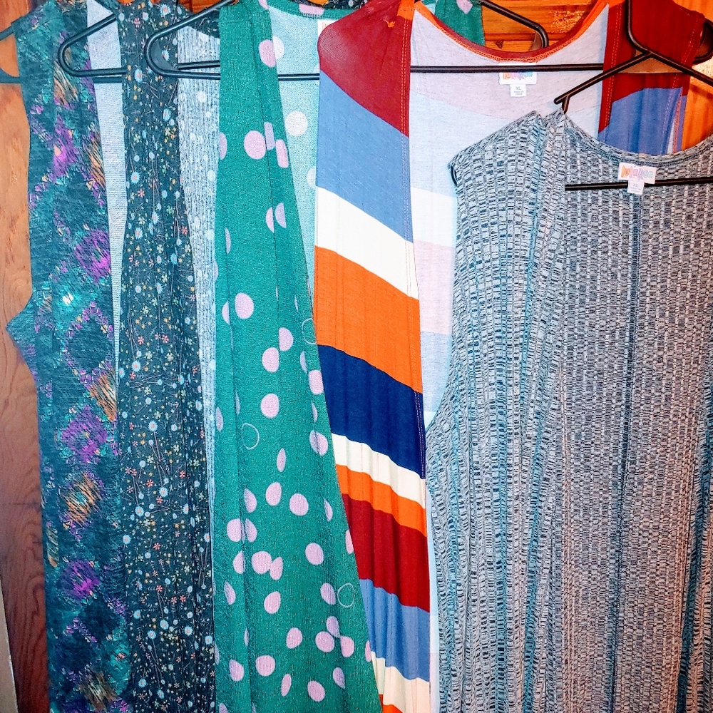 5 Lularoe Joy's XL